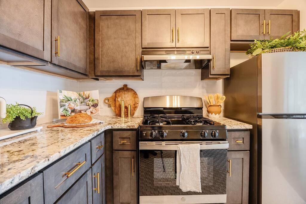 Pangsapuri City Views, Modern Nyc Oasis Retreat