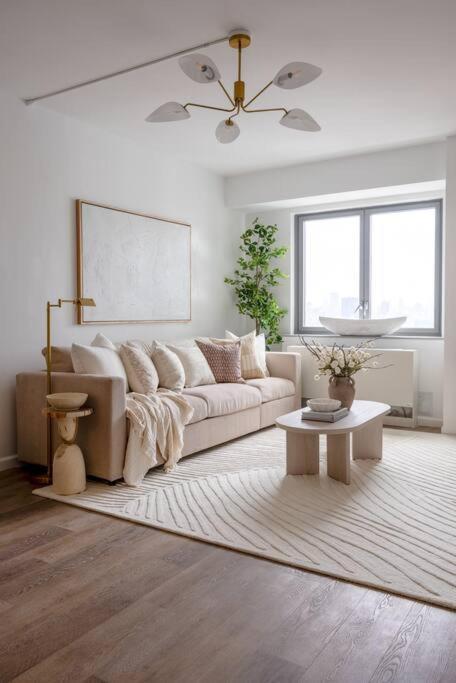 Apartment City Views, Modern Nyc Oasis Retreat